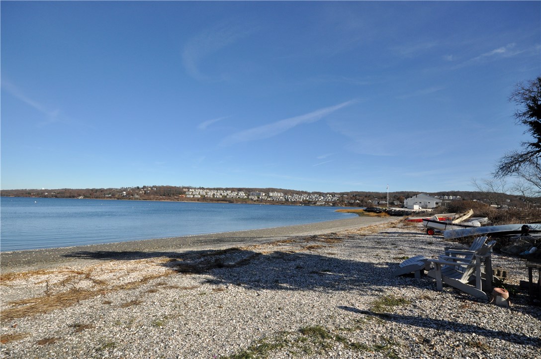 90 Summit Road Portsmouth, RI 02871 - Photo 31 of 33