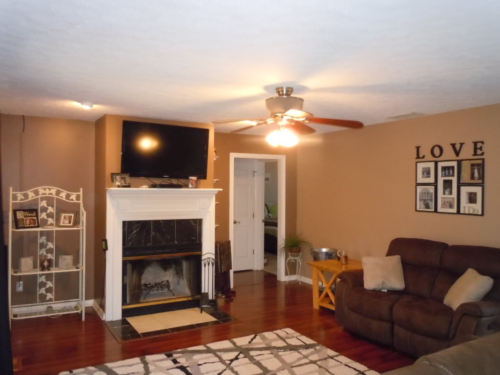 7544 Middlefield Road Newburgh, IN 47630 - Photo 7 of 32 Gallery Image 7