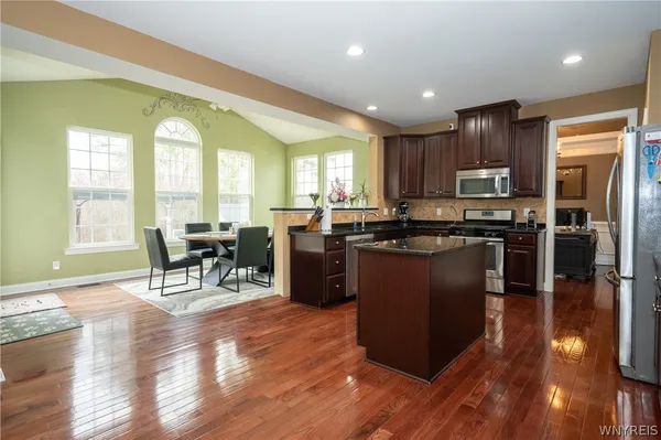 $3,600 | 5024 Woodway Court, Hamburg, NY 14075