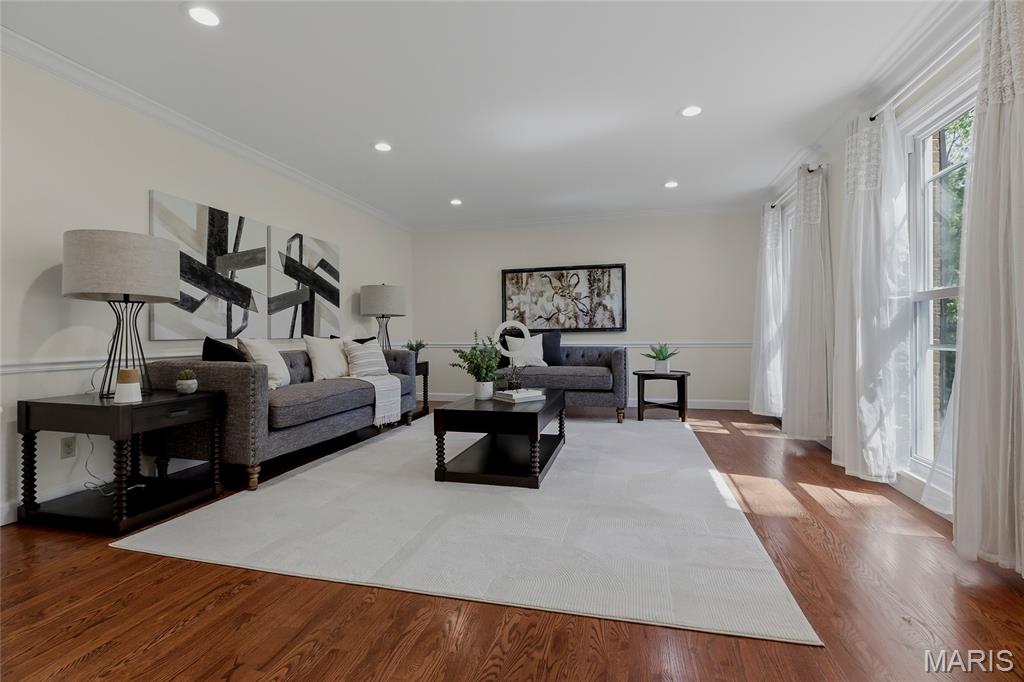 16 Williamsburg Road Creve Coeur, MO 63141 - Photo 7 of 51 Gallery Image 7