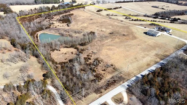 $824,000 | 1 Happy Sac Road East, St. Clair, MO 63077