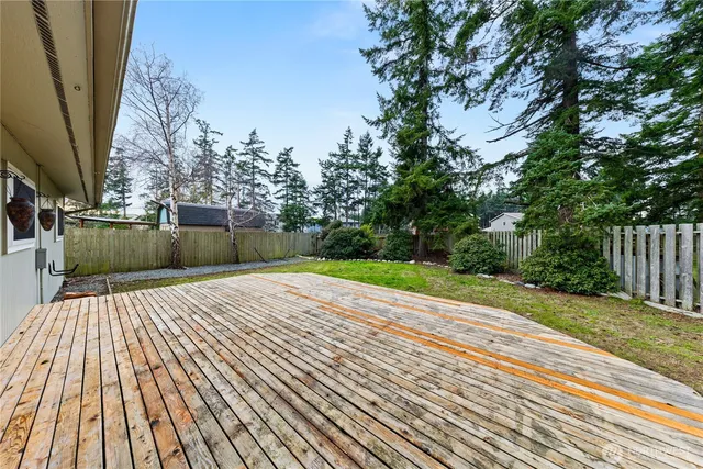 $499,000 | 625 Northwest Mizzen Drive, Oak Harbor, WA 98277