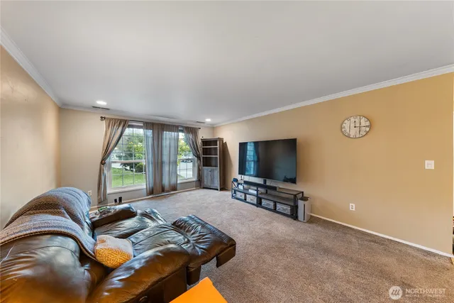 $499,000 | 625 Northwest Mizzen Drive, Oak Harbor, WA 98277