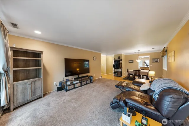 $499,000 | 625 Northwest Mizzen Drive, Oak Harbor, WA 98277