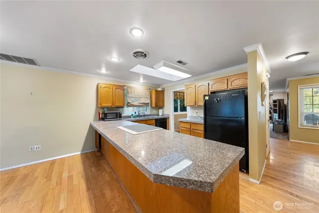 $499,000 | 625 Northwest Mizzen Drive, Oak Harbor, WA 98277