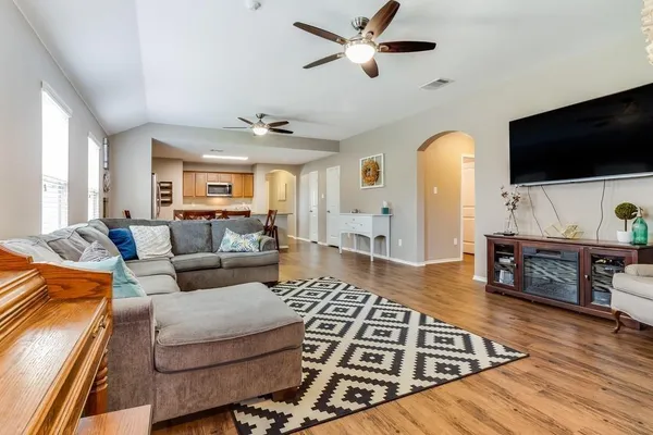 $2,025 | 1100 Cedar Hollow Drive, Princeton, TX 75407