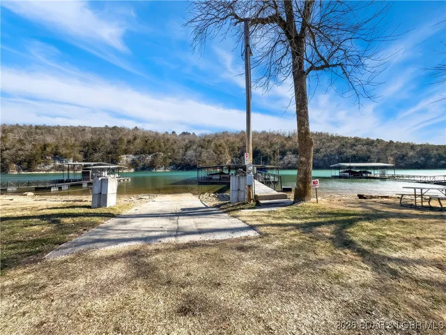 $335,000 | 160 Bridgeview Road, Camdenton, MO 65020