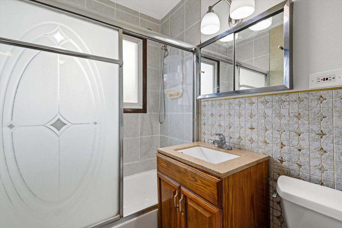 88 West Wayne Place Wheeling, IL 60090 - Photo 12 of 16