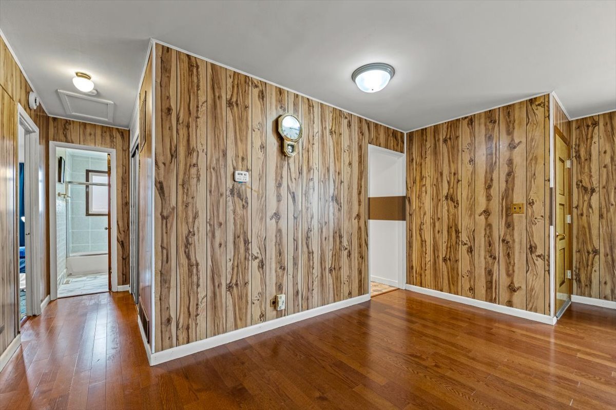 88 West Wayne Place Wheeling, IL 60090 - Photo 5 of 16