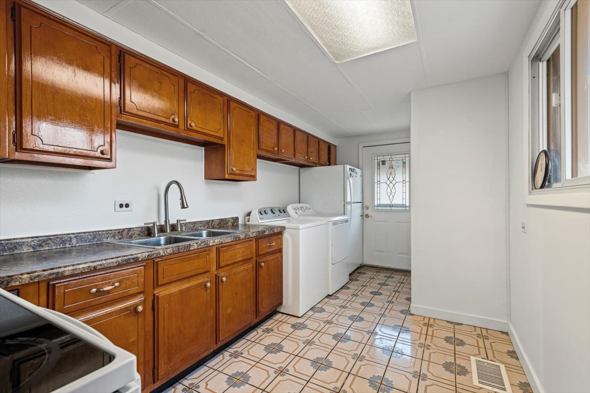 88 West Wayne Place Wheeling, IL 60090 - Photo 6 of 16