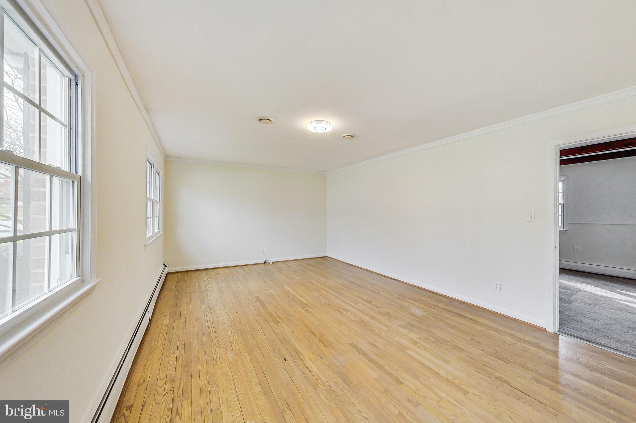 6413 Forest Road Cheverly, MD 20785 - Photo 6 of 76 Living Room