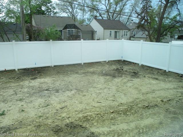 4107 Buckingham Road Royal Oak, MI 48073 - Photo 44 of 46 PRIVACY FENCED YARD