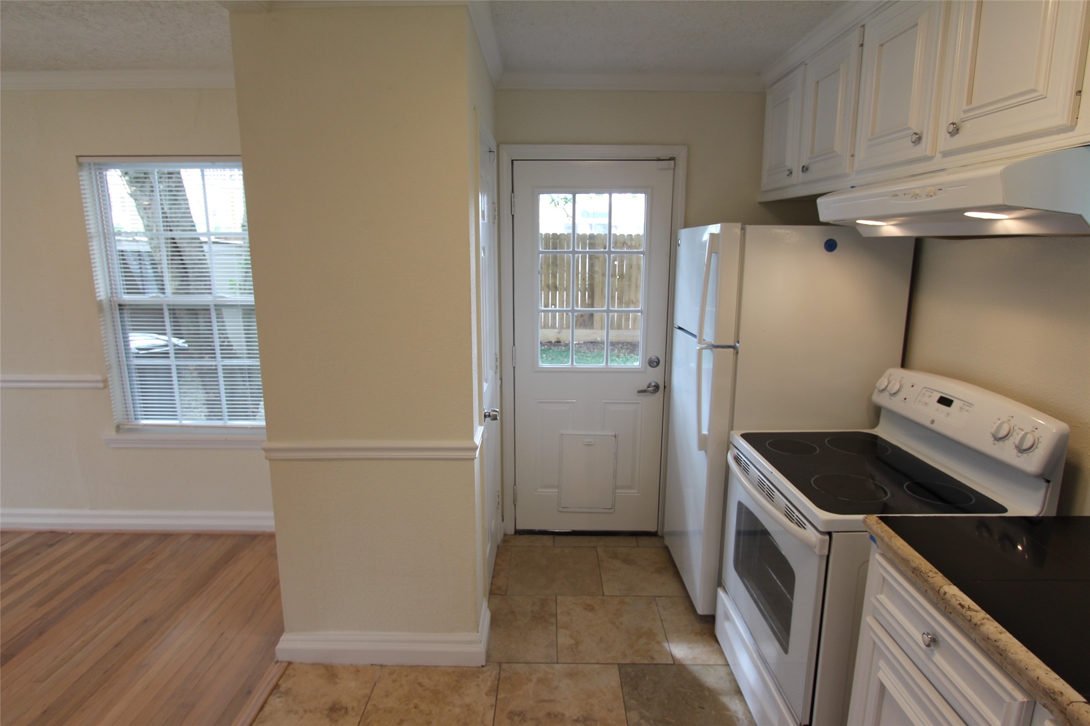 6630 Corbin Street Houston, TX 77055 - Photo 5 of 13