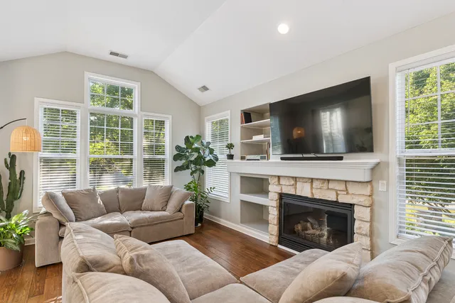 $315,000 | 315 Hill Street, Unit A, Wauconda, IL 60084