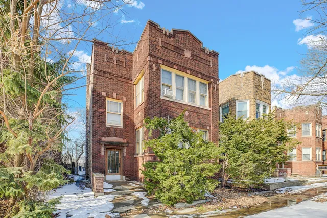 $275,000 | 7652 South Cornell Avenue, Chicago, IL 60649