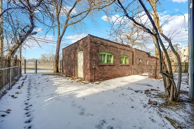 $275,000 | 7652 South Cornell Avenue, Chicago, IL 60649