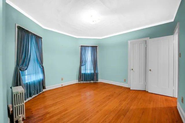 $275,000 | 7652 South Cornell Avenue, Chicago, IL 60649