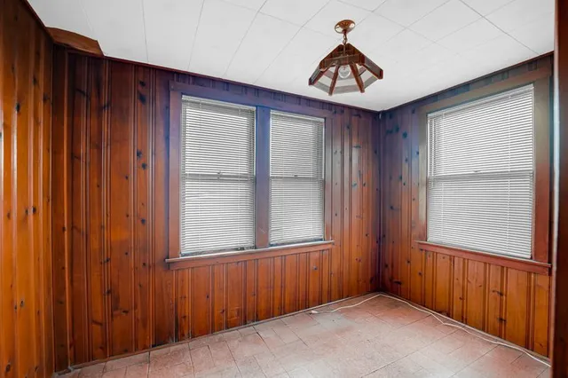 $275,000 | 7652 South Cornell Avenue, Chicago, IL 60649