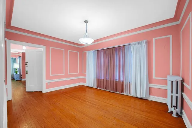 $275,000 | 7652 South Cornell Avenue, Chicago, IL 60649