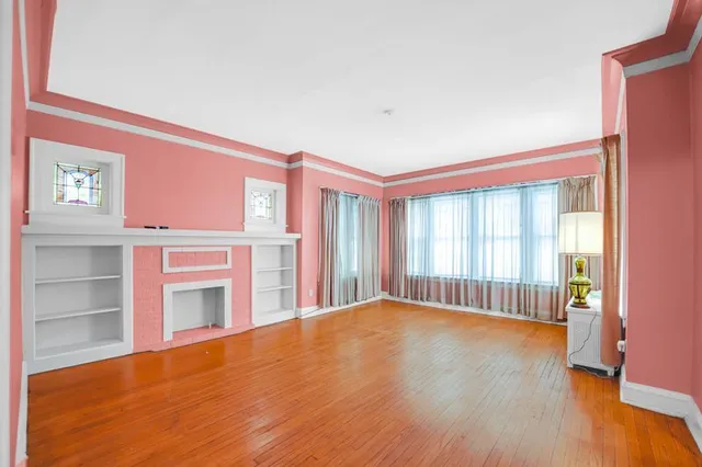 $275,000 | 7652 South Cornell Avenue, Chicago, IL 60649