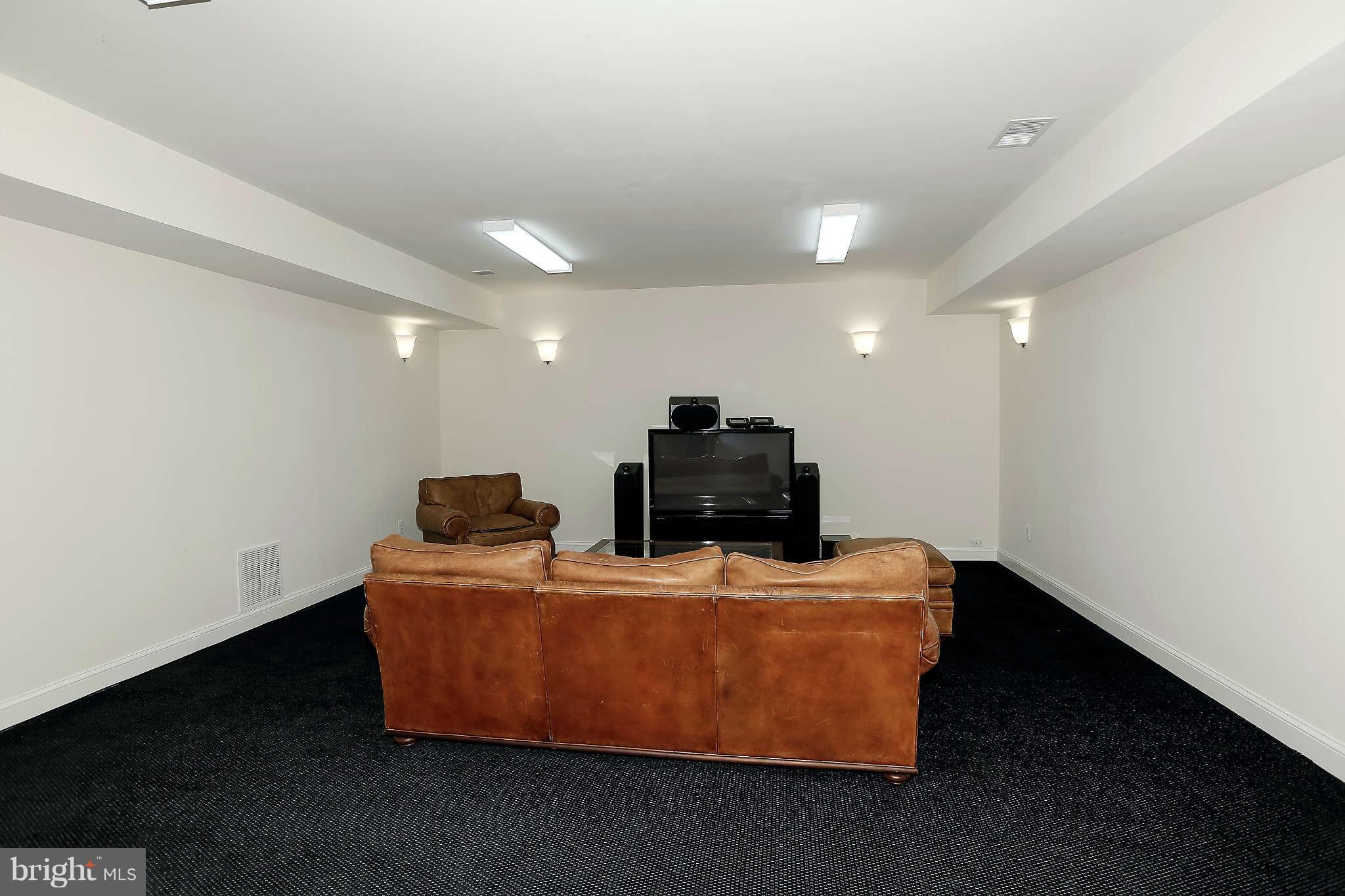 8841 Belmart Road Potomac, MD 20854 - Photo 22 of 26 Interior (General)