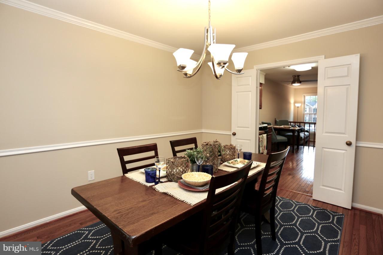 4862 Carriagepark Road Fairfax, VA 22032 - Photo 11 of 30 Dining Room