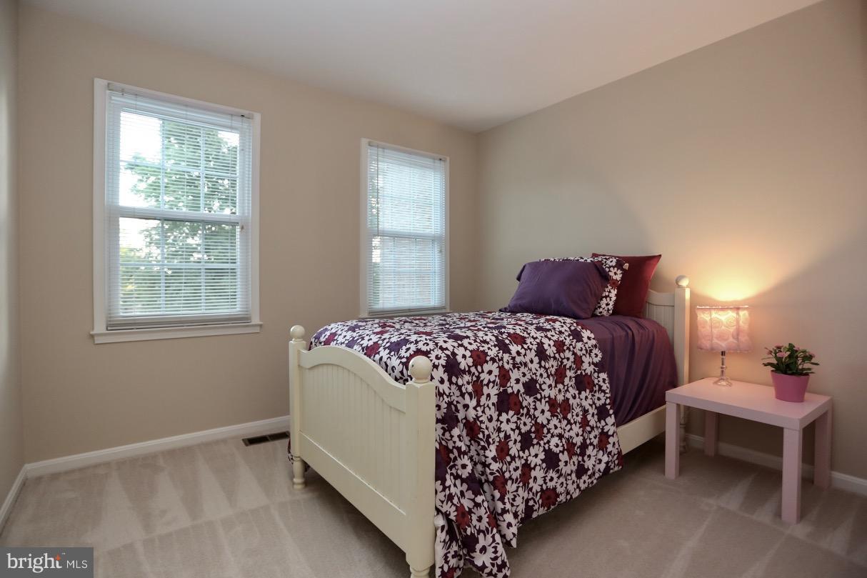 4862 Carriagepark Road Fairfax, VA 22032 - Photo 23 of 30 Bedroom
