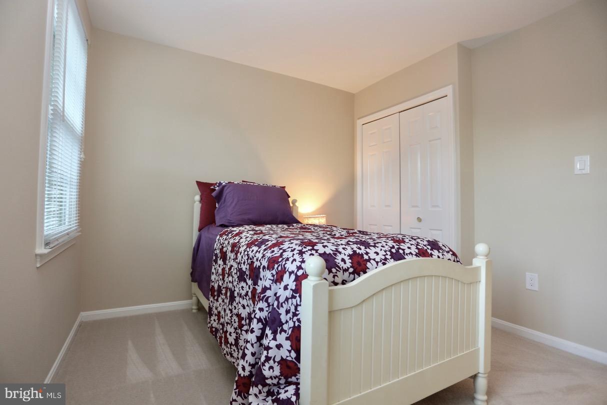 4862 Carriagepark Road Fairfax, VA 22032 - Photo 24 of 30 Bedroom