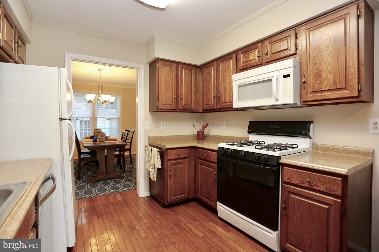 4862 Carriagepark Road Fairfax, VA 22032 - Photo 7 of 30 Kitchen