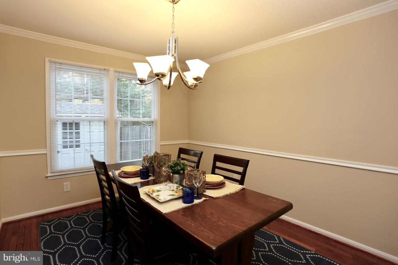 4862 Carriagepark Road Fairfax, VA 22032 - Photo 10 of 30 Dining Room