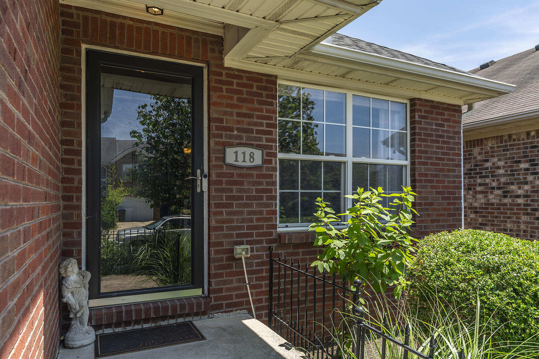 118 Frederick Road Nicholasville, KY 40356 - Photo 2 of 28 118frederick03 copy