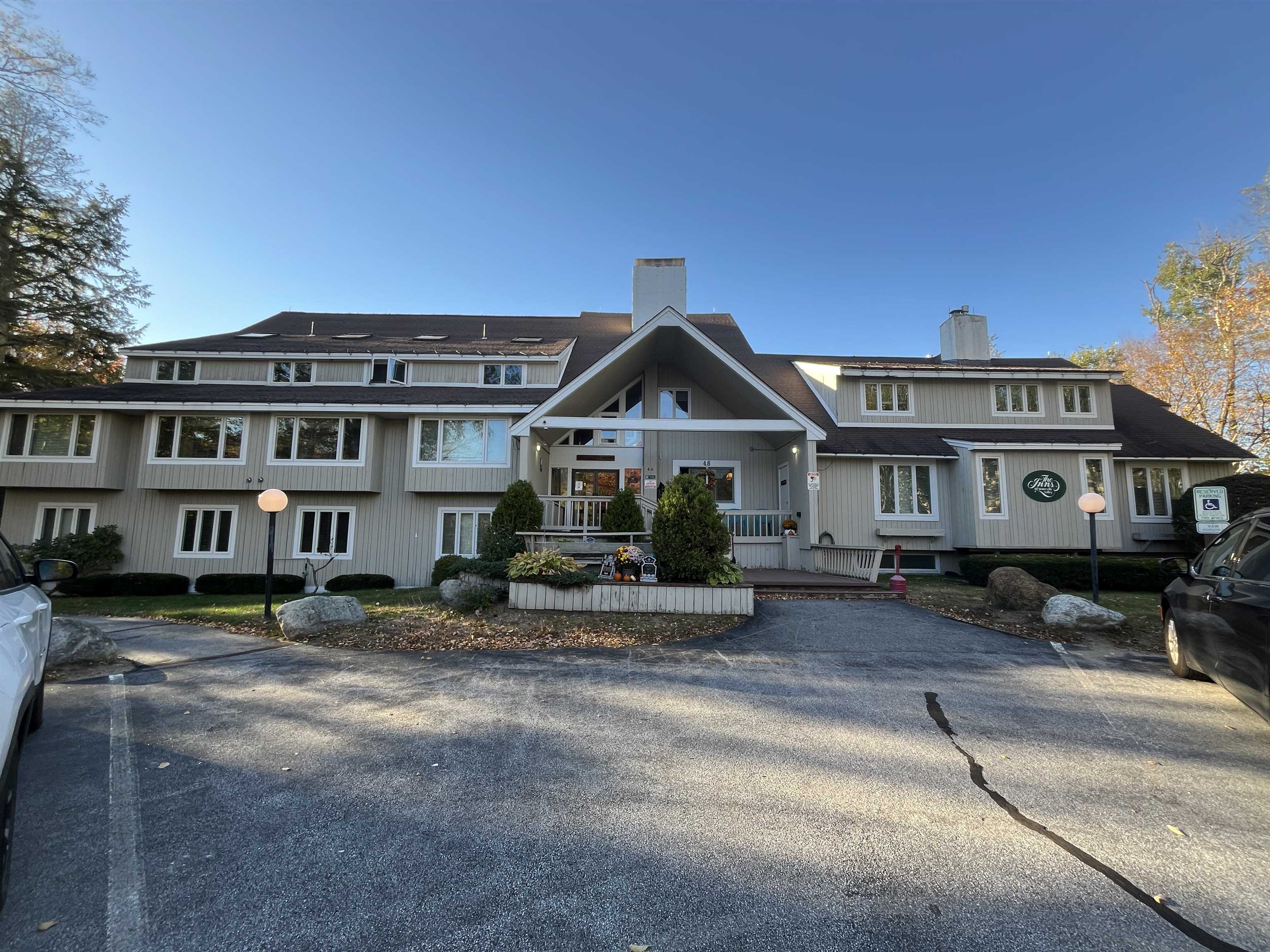 46 Packard's Road, Unit 405 WEEK 28 Waterville Valley, NH 03215 - Photo 3 of 33