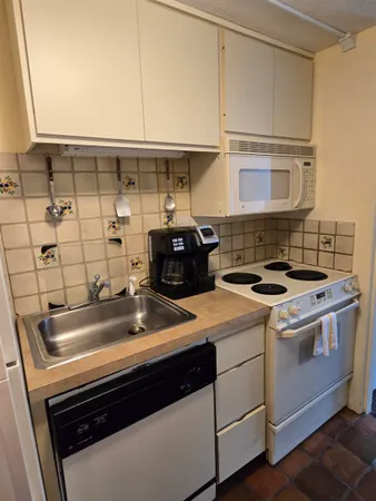 $450 | 46 Packard's Road, Unit 405 WEEK 28, Waterville Valley, NH 03215