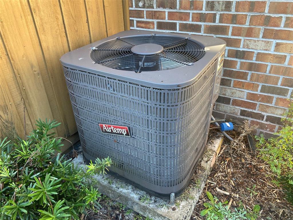 2911 Pecan Avenue Leesburg, FL 34748 - Photo 25 of 26 a view of jacuzzi and garden