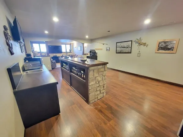 $779,000 | 1387 Radcliff Road, Neenah, WI 54956