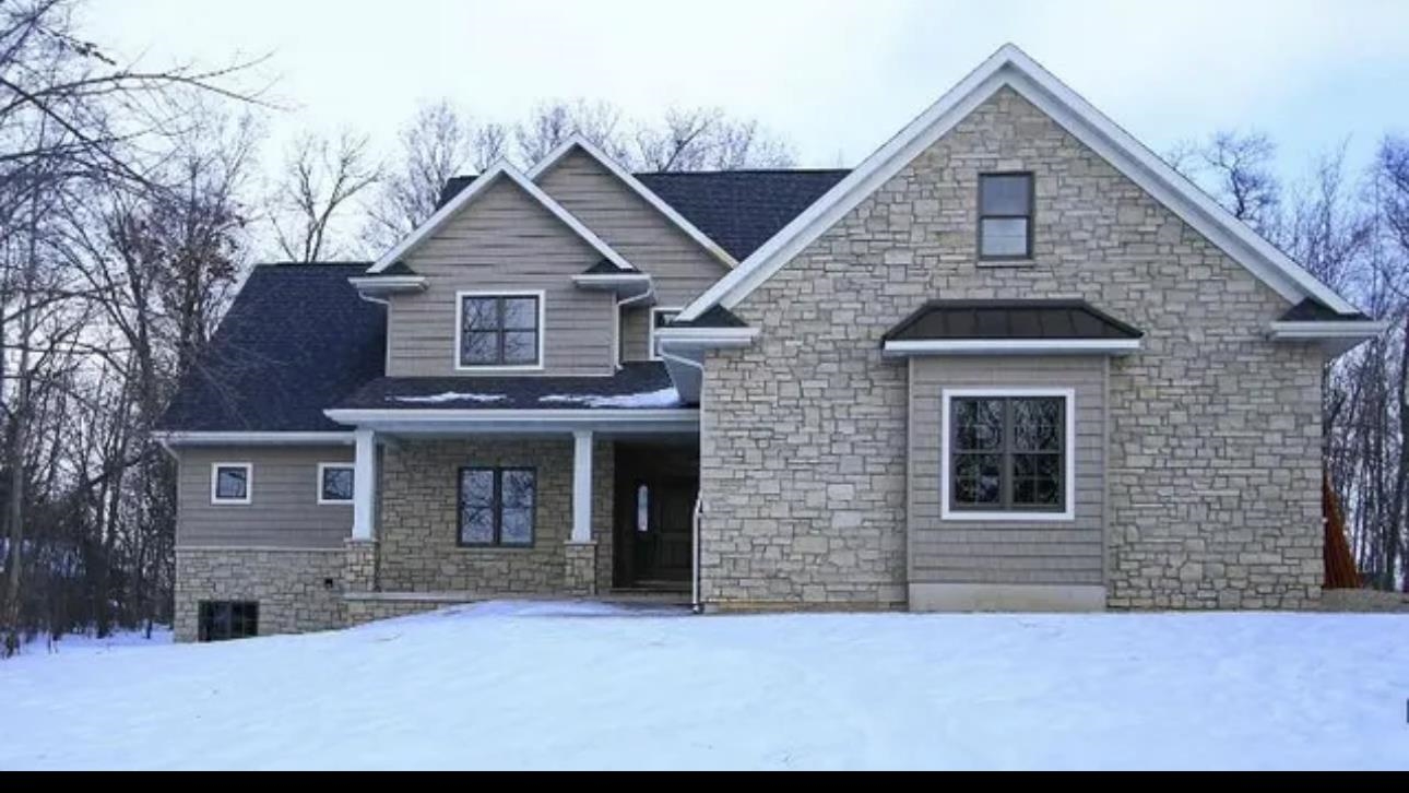 1387 Radcliff Road Neenah, WI 54956 - Photo 9 of 10