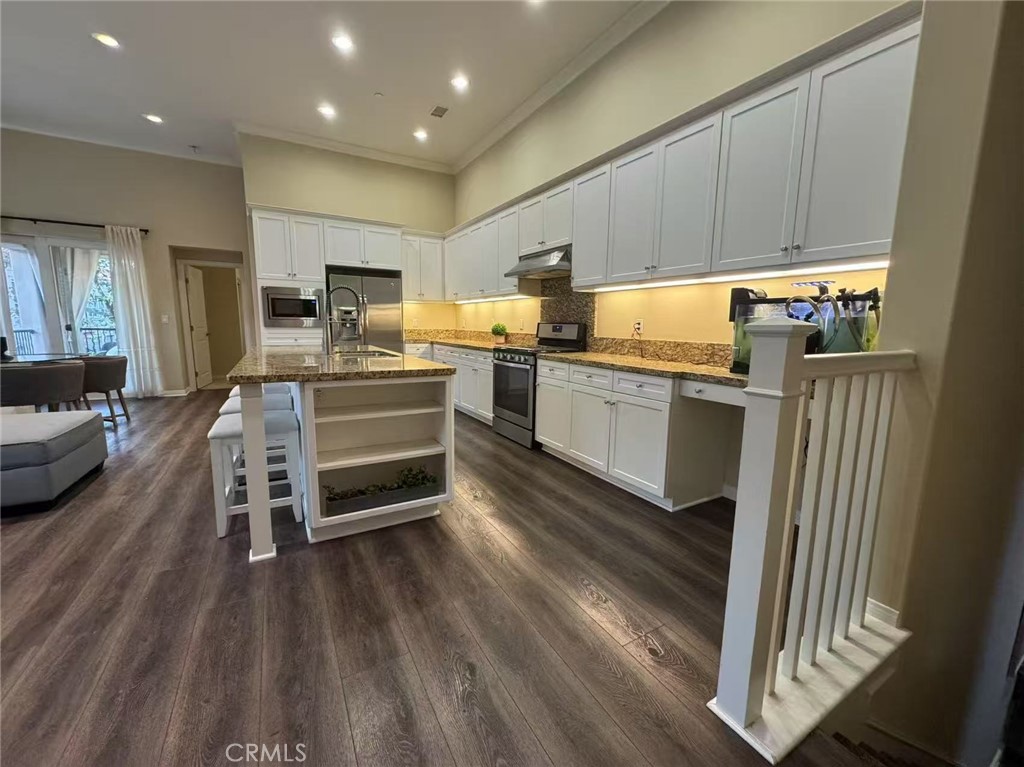 68 Overbrook Irvine, CA 92620 - Photo 3 of 12