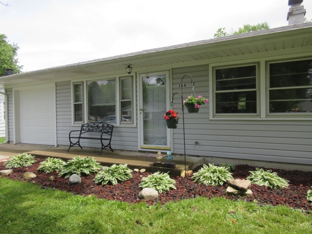 304 South Hawthorne Road Muncie, IN 47304 - Photo 2 of 27