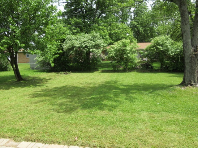 304 South Hawthorne Road Muncie, IN 47304 - Photo 16 of 27