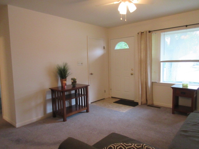304 South Hawthorne Road Muncie, IN 47304 - Photo 3 of 27