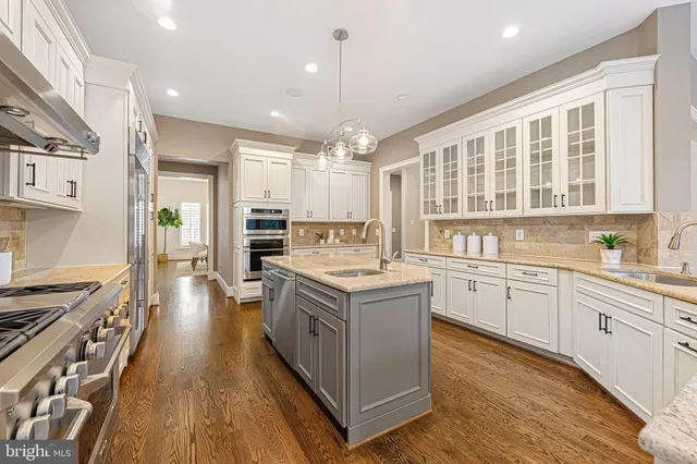 $3,075,000 | 6520 Topeka Road, McLean, VA 22101