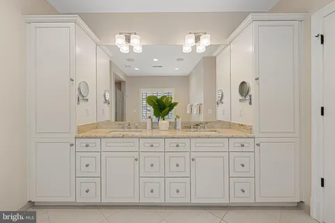 a view of walk in closet