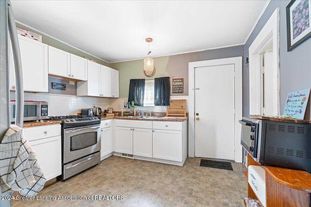 404 East Rouse Street Lansing, MI 48910 - Photo 13 of 21 09-Media Jett-1