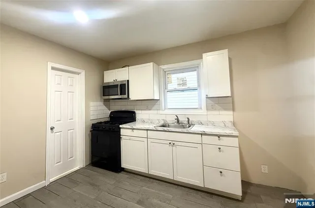 $2,400 | 58 Florida Street, Elizabeth, NJ 07206