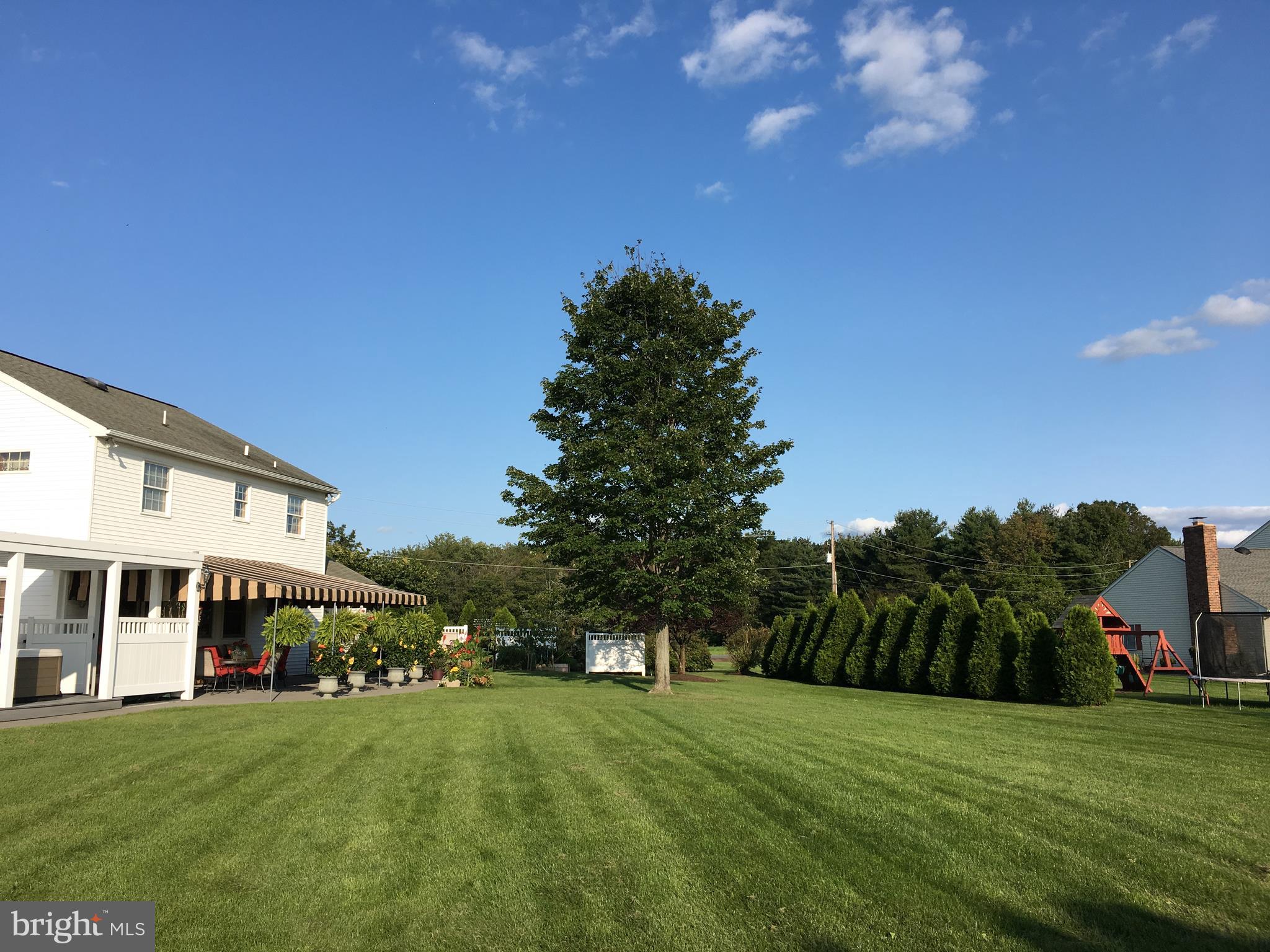 2147 Hillcrest Road Quakertown, PA 18951 - Photo 14 of 55 Backyard Summer