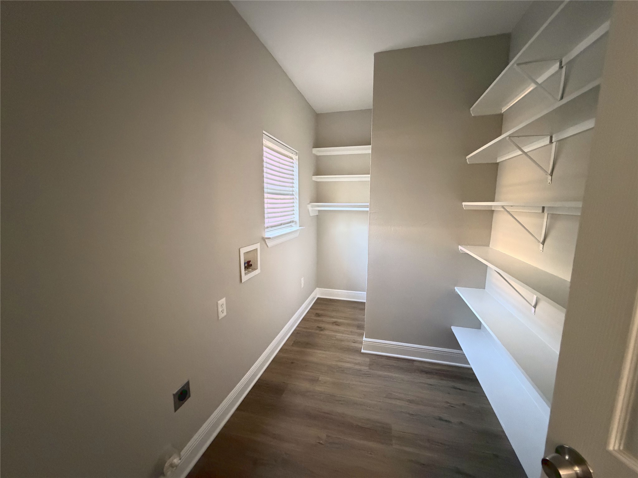 716 74th Street Houston, TX 77011 - Photo 5 of 13