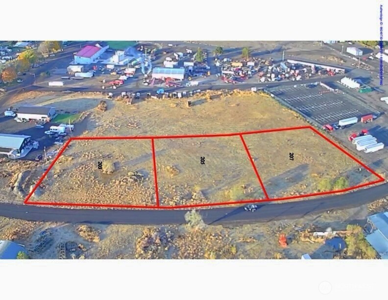 203 Sam Avenue George, WA 98848 - Photo 11 of 11 a view of a living room