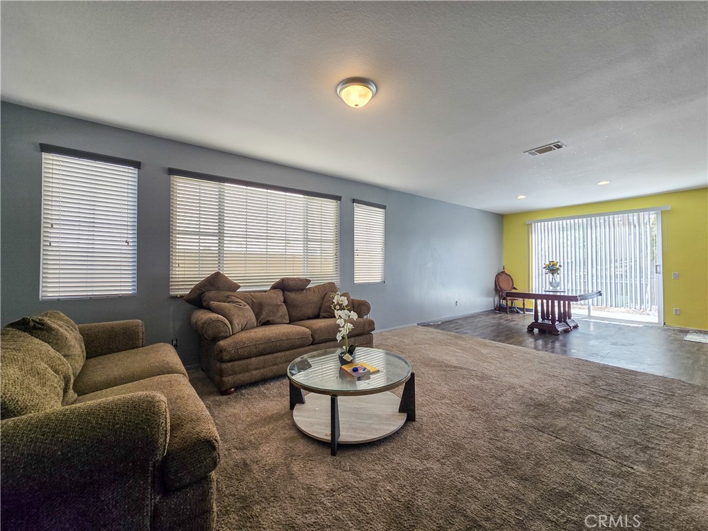 15587 Ripple Ridge Way Victorville, CA 92394 - Photo 11 of 32 Gallery Image 11