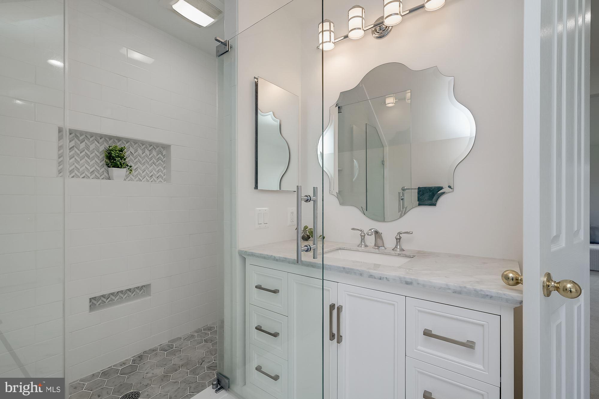 12100 Trailing Moss Gate Clarksville, MD 21029 - Photo 27 of 46 Primary Bath