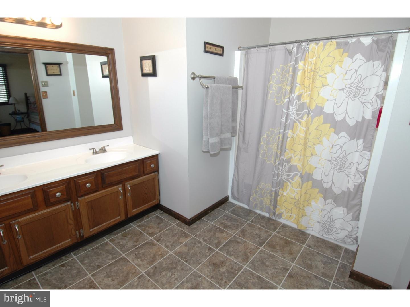 486 Island Road Columbus, NJ 08022 - Photo 18 of 25 Bathroom
